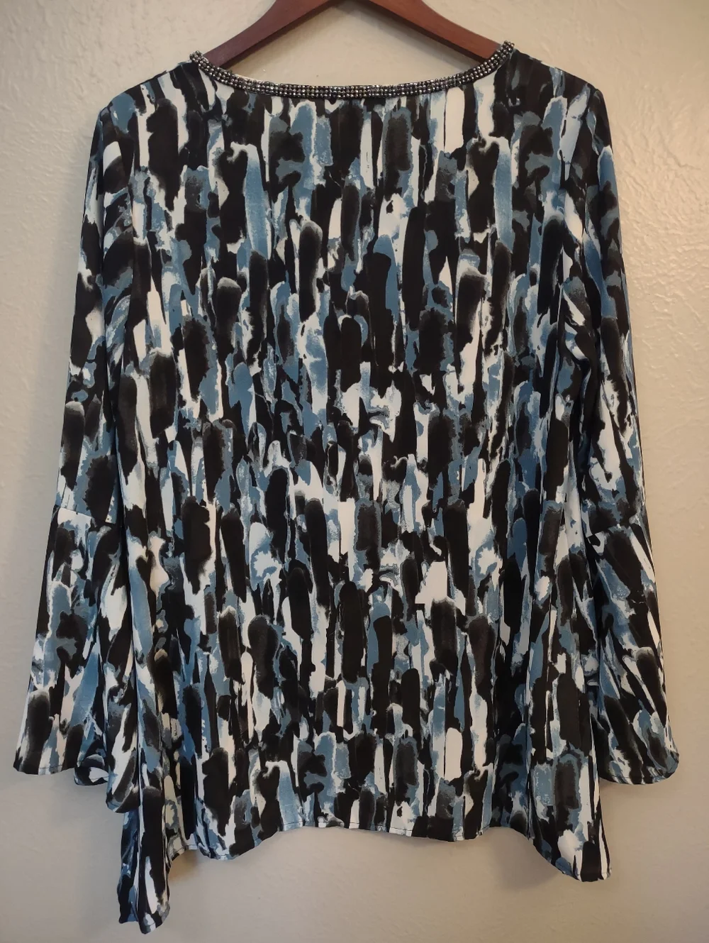 Juicy Couture Blue Abstract Print Rhinestone Keyhole Bell Sleeve Blouse Large